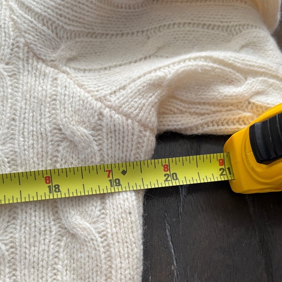 Ralph Lauren Ivory V-Neck Cable Knit Sweater - Picture 11 of 13